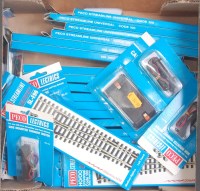 Lot 934 - 24 Peco Streamline code 100 universal points...