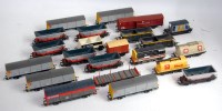 Lot 967 - Hornby wagons 6x VDA vans, 6x1 HAA hoppers,...