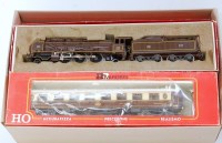 Lot 1002 - Rivarossi HO loco and coaches, Nord Pacific...