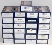 Lot 1042 - 25 various boxed Bachmann 00 gauge wagons to...