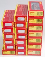 Lot 1046 - 20 various boxed Hornby 00 gauge wagons and...