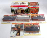 Lot 1070 - 15 various boxed, or carded Hornby Scaledale...