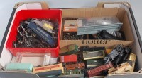 Lot 1082 - 2 boxes of mainly HO Gauge railway spares and...