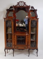 Lot 1461 - An Edwardian mahogany and satinwood...