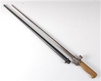Lot 34 - A French Model 1886/93/16 Lebel bayonet,...