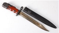 Lot 38 - A British No.7 Mk I/L No.4 rifle / Mk V sten...