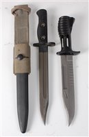 Lot 42 - A British L.I.A.3 bayonet, having a 20cm bowie...