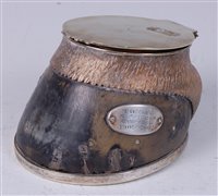Lot 10 - An Edwardian horse hoof inkwell, having a...