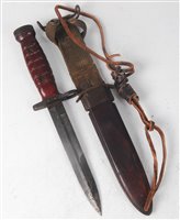 Lot 6 - A U.S M4 knife bayonet, having a 16.5cm double...