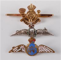 Lot 48 - A 9ct gold sweetheart brooch for the King's...