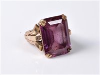 Lot 2297 - A synthetic colour change sapphire ring, the...