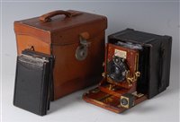 Lot 2412 - A James A Sinclair 'The Una' hand camera, 3¼ x...