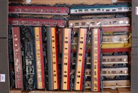 Lot 618 - 20 Triang Hornby mixed period coaches...