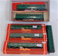 Lot 629 - 3 boxed Hornby SR malachite green coaches 3x...