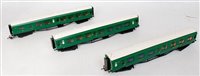 Lot 878 - Rake of 6 metal kit built Bulleid corridor...