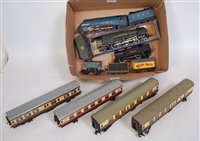 Lot 916 - Mixed lot of Hornby Dublo LNER blue 'Sir Nigel...