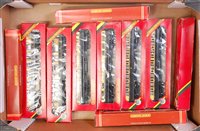 Lot 1013 - 10 Hornby corridor coaches, 8 GWR and 2...