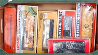 Lot 537 - A large tray containing six boxed Lionel...