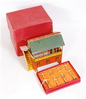 Lot 549 - Hornby 1938-9 no. 2 signal cabin with blue...