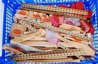Lot 158 - Small tray containing Meccano France parts....