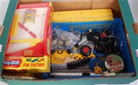 Lot 174 - Large tray containing silver & yellow Meccano...