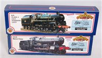 Lot 1042 - Bachmann BR green 31-301 "Dinsmore Manor"...