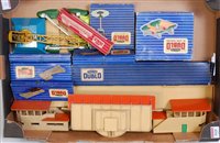 Lot 1028 - Tray of mixed Hornby Dublo items including D1...
