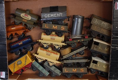 Lot 315 - Three 1937-41 Hornby No.2 bogie corridor...