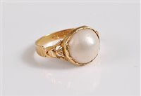 Lot 1164 - A late 19th century 18ct mabe 'pearl' ring,...