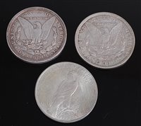 Lot 2023 - USA, 1900 silver Morgan dollar, together with...