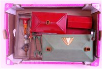 Lot 380 - A large tray of American Flyer accessories...