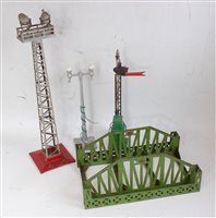 Lot 381 - A large tray of larger gauge Lionel...