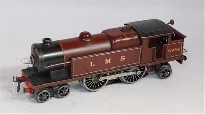 Lot 330 - Leeds 4-4-0 c/w tank loco, total repaint as...
