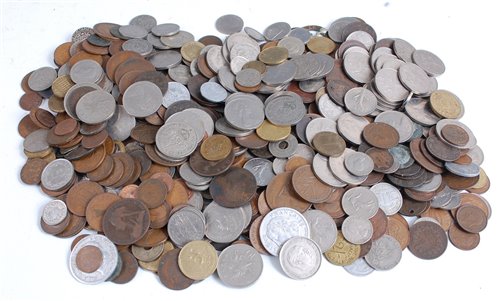 Lot 2074 - Mixed lot of British and world copper and...