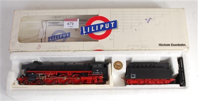 Lot 671 - Box containing various sundry items of kits...