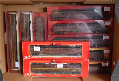 Lot 677 - 15 American outline H0 wooden construction...