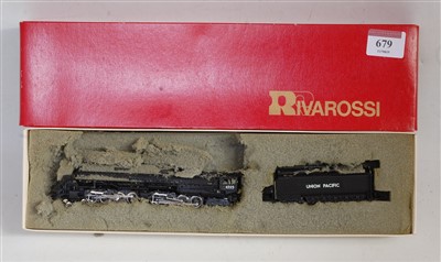 Lot 679 - Hornby R859 LNER lined green 4-4-0 engine and...