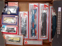Lot 702 - 2 trays of mixed rolling stock 22 items, mixed...