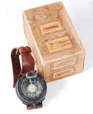 Lot 51 - An Air Ministry F3A/261 Compass Wrist Type