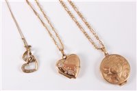 Lot 421 - A 9ct heart shaped locket, a 9ct diamond set...