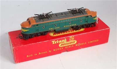 Lot 714 - A Bachmann 31-609A BR lined black class V3...