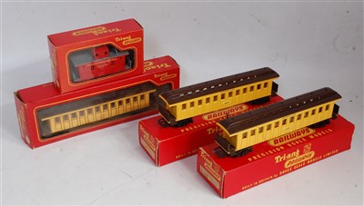 Lot 717 - A Bachmann 32-553 BR lined blue early emblem...