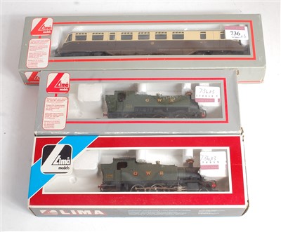 Lot 736 - 3 Hornby locomotives R057 Caledonian saddle...
