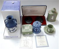 Lot 73 - A limited edition Wedgwood tri-colour Royal...