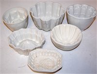 Lot 128 - A Foley semi porcelain jelly mould having...