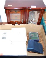 Lot 322 - A small modern table top jewellery box and...