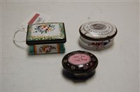 Lot 385 - A 19th century Bilston enamel patch-box, of...