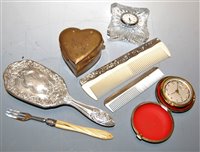 Lot 475 - A small collection of miscellaneous items, to...