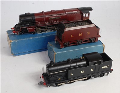 Lot 754 - Box containing 12 Triang mainly suburban...