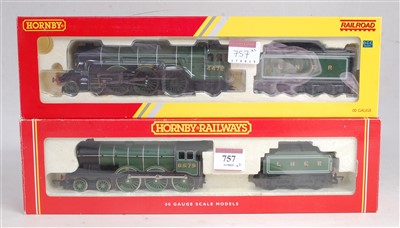 Lot 757 - 12 early Triang medium length coaches, mixed...